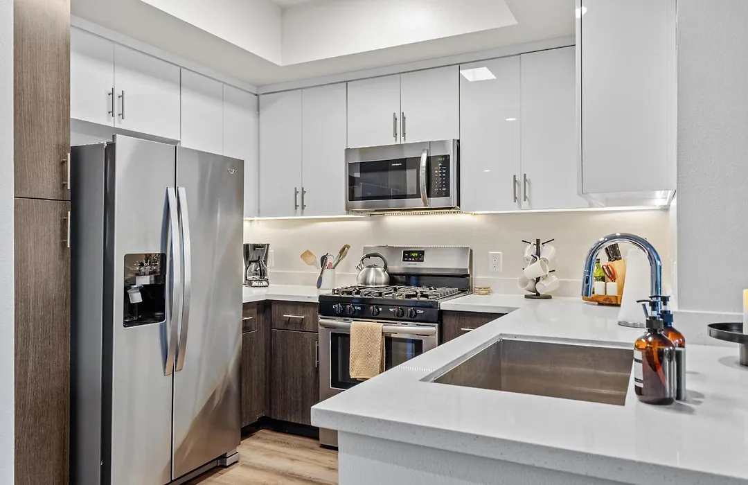 Luxury 2Bdr With Parking & Pool - Marina Del Rey-1