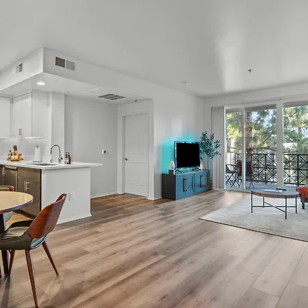 Luxury 2Bdr With Parking & Pool - Marina Del Rey-2